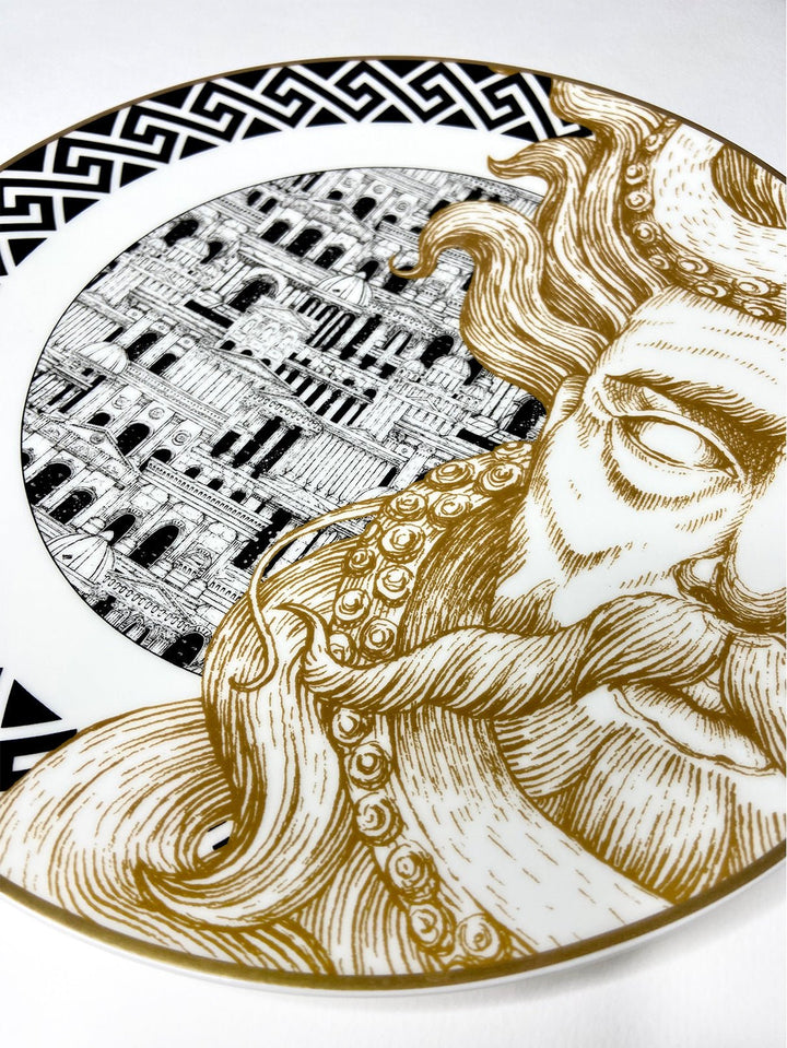 Atlantis Poseidon Plate 2 - Plain Tiger Crockery