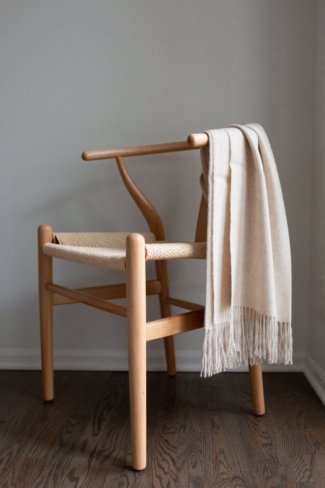 Encanto Alpaca Throw | Alabaster - Plain Tiger Blankets & Throws