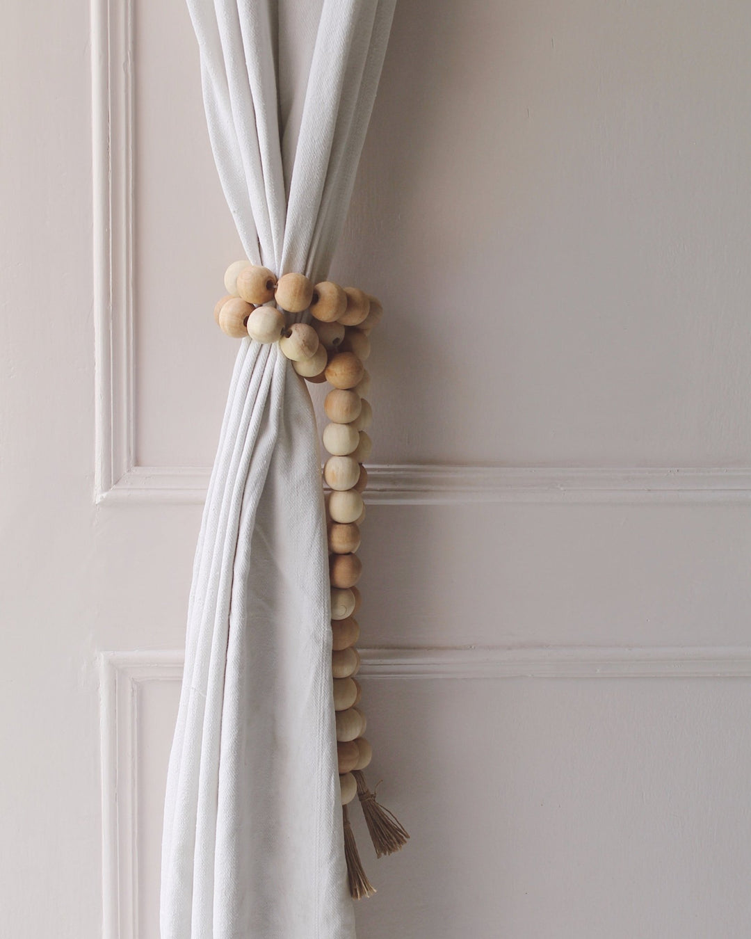 Farmhouse Wooden Beads with Jute Tassels - Plain Tiger Decorative Accents