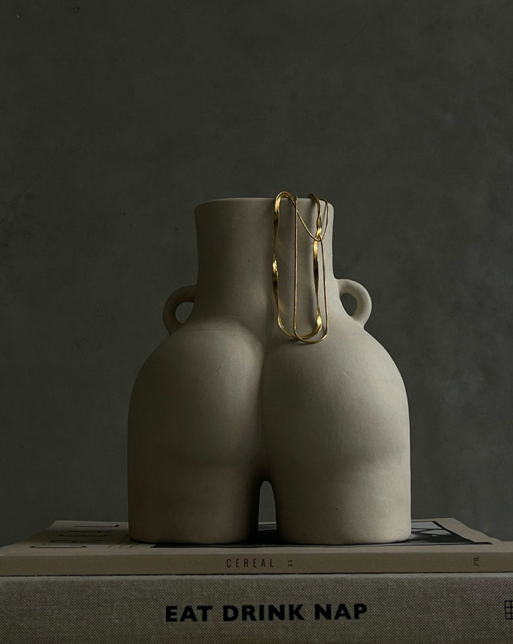 HER Vase - Plain Tiger Vases & Vessels