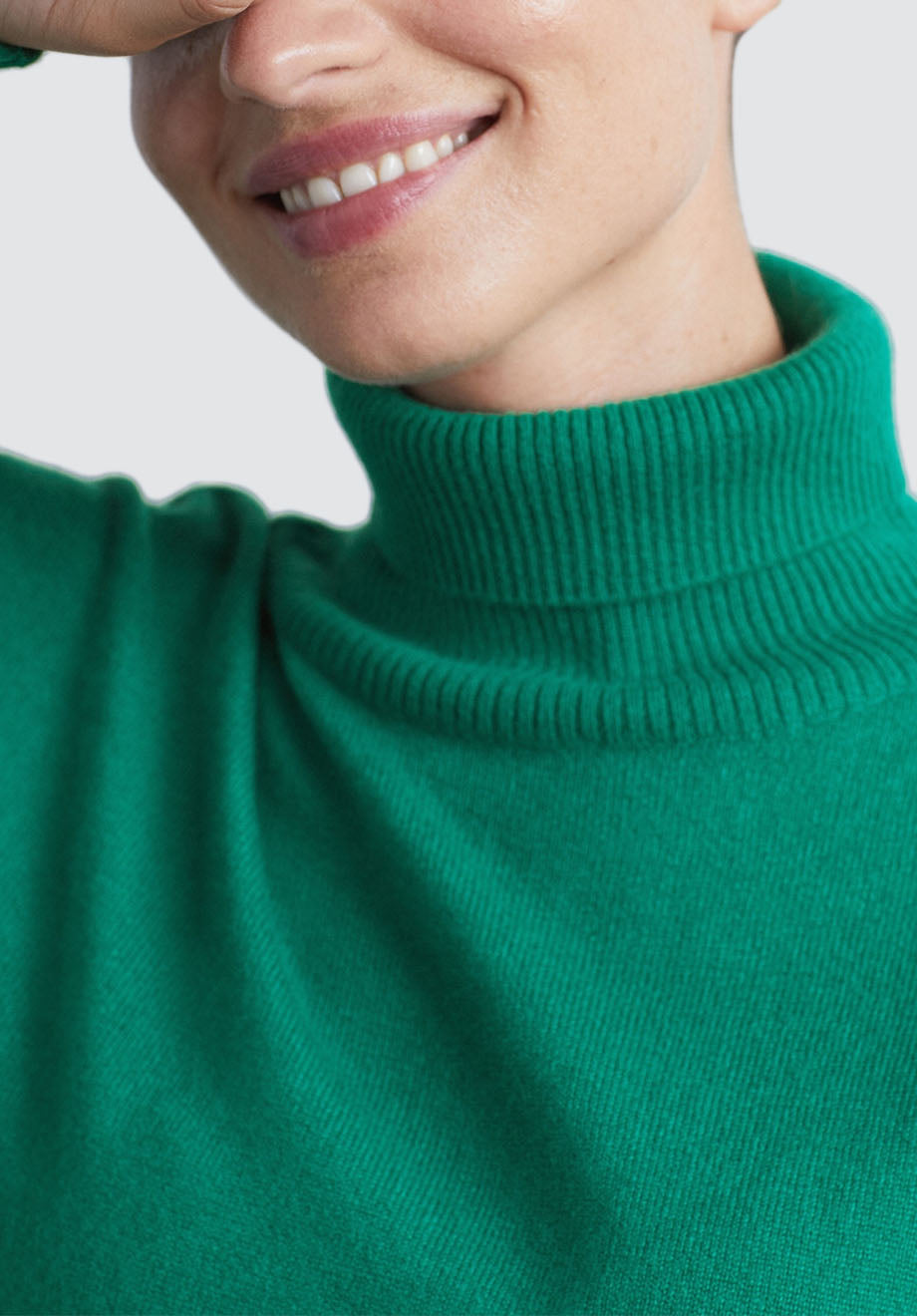 Relaxed Polo Neck Cashmere Sweater | Emerald